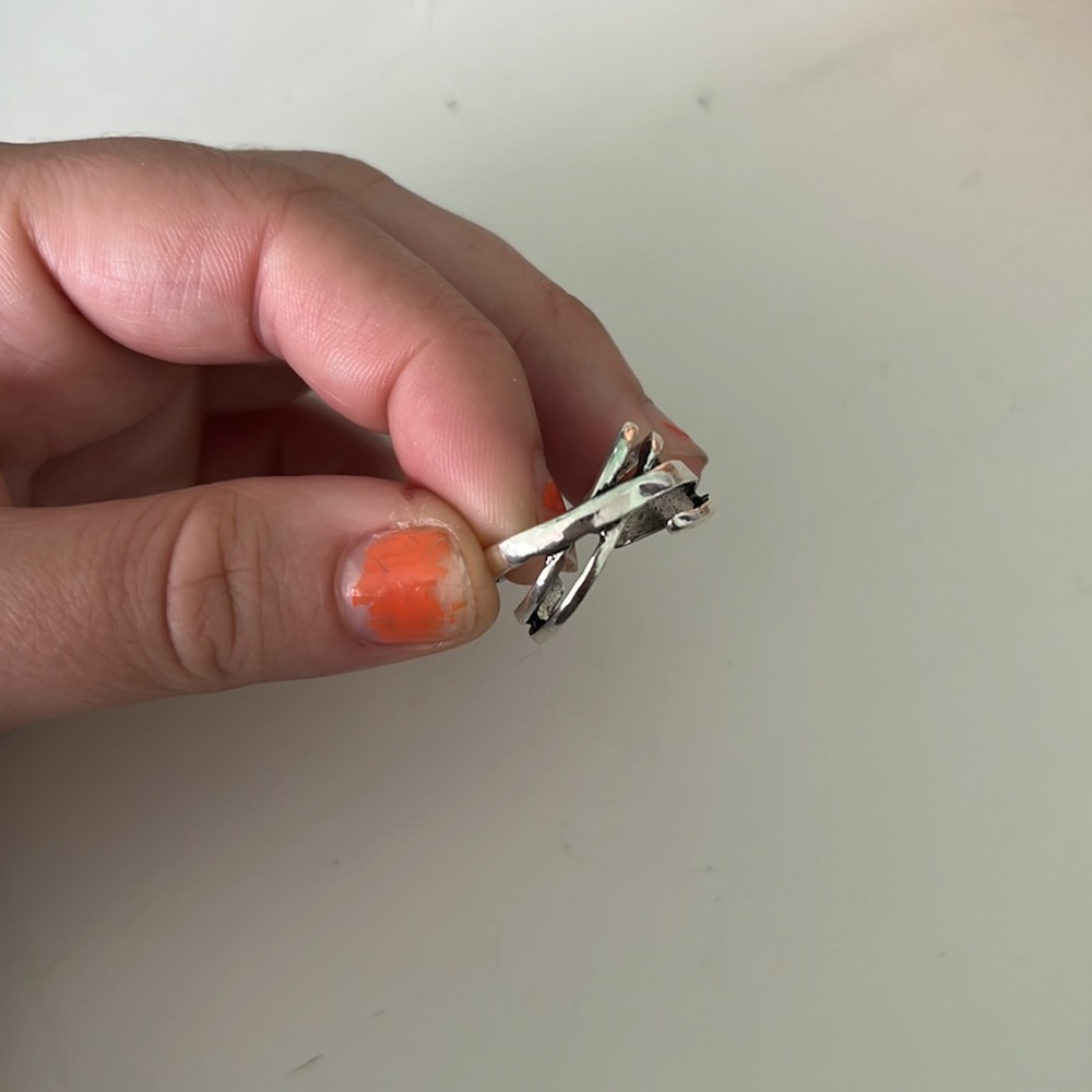 adjustable silver ring!